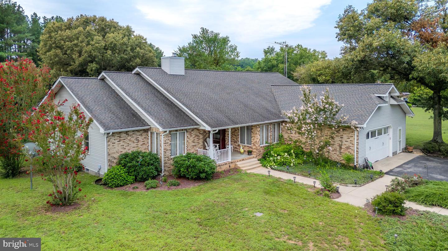 22733 Squire Ln Property Photo 1