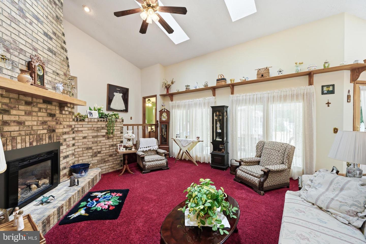 22733 Squire Ln Property Photo 8