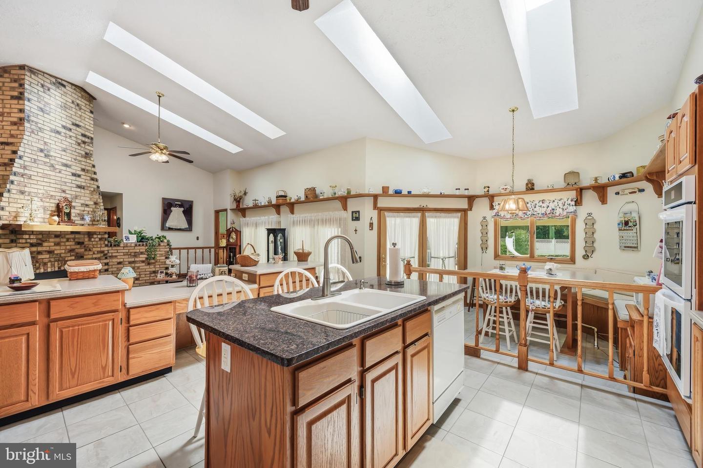 22733 Squire Ln Property Photo 10