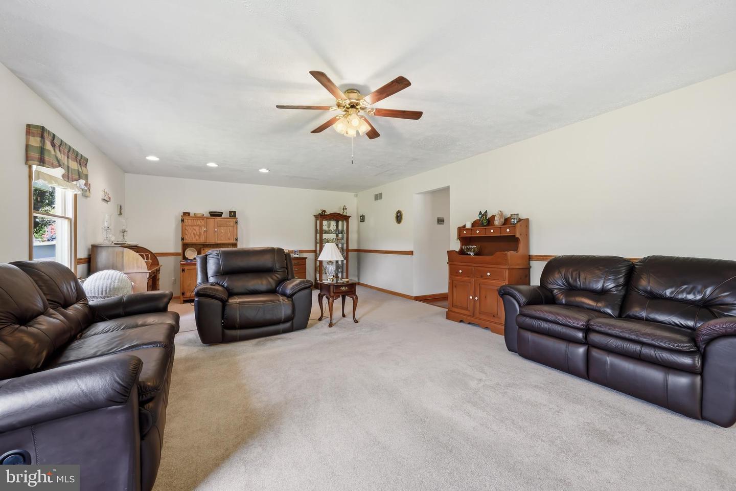 22733 Squire Ln Property Photo 16