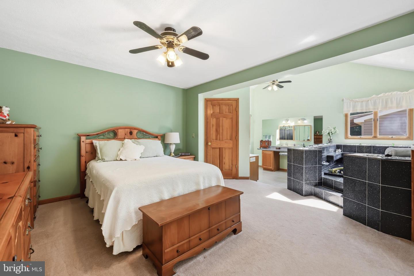 22733 Squire Ln Property Photo 25
