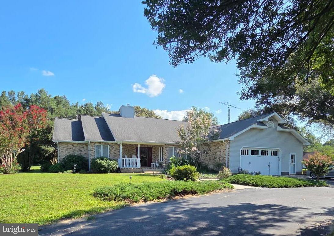 22733 Squire Ln Property Photo 40