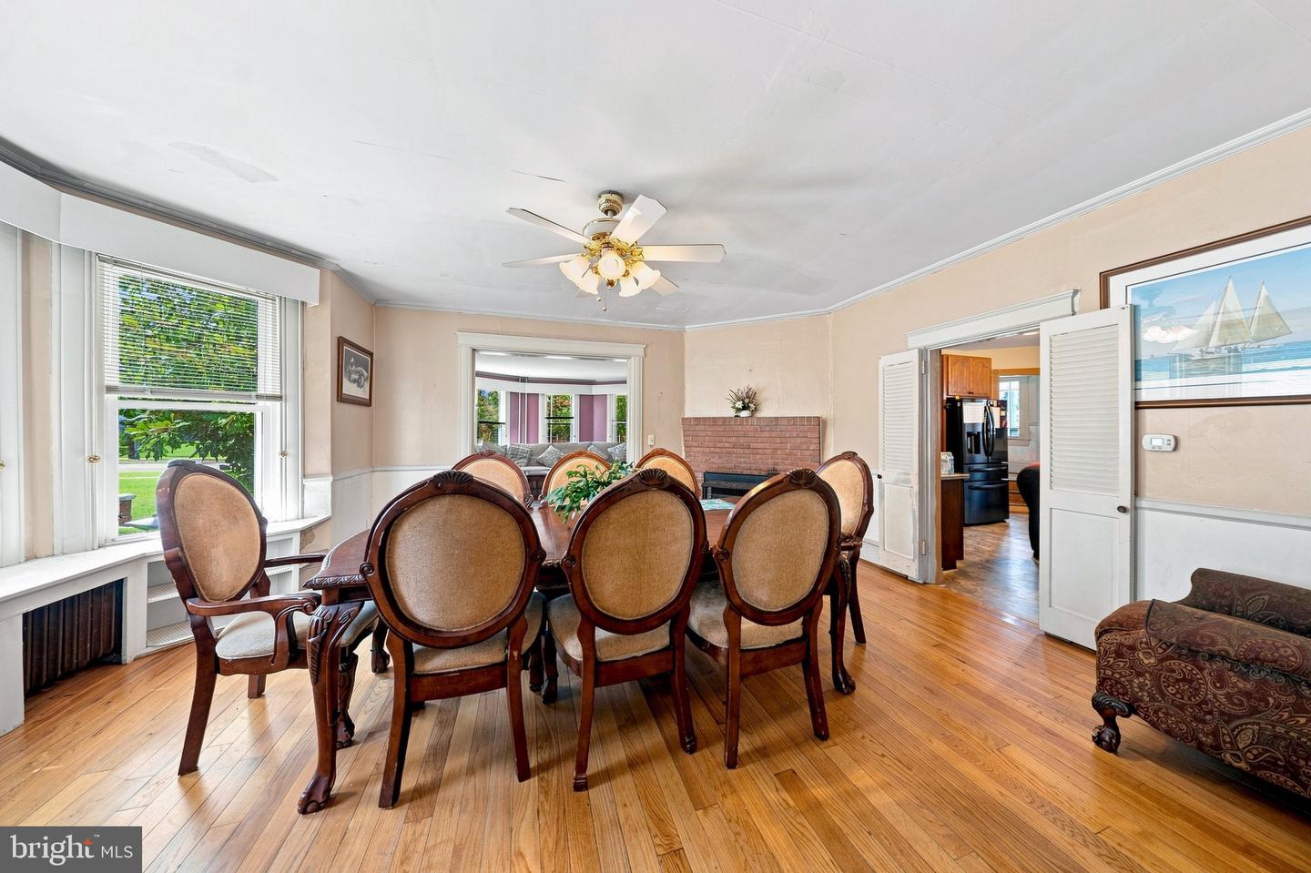 105 S 5th Ave Property Photo 9
