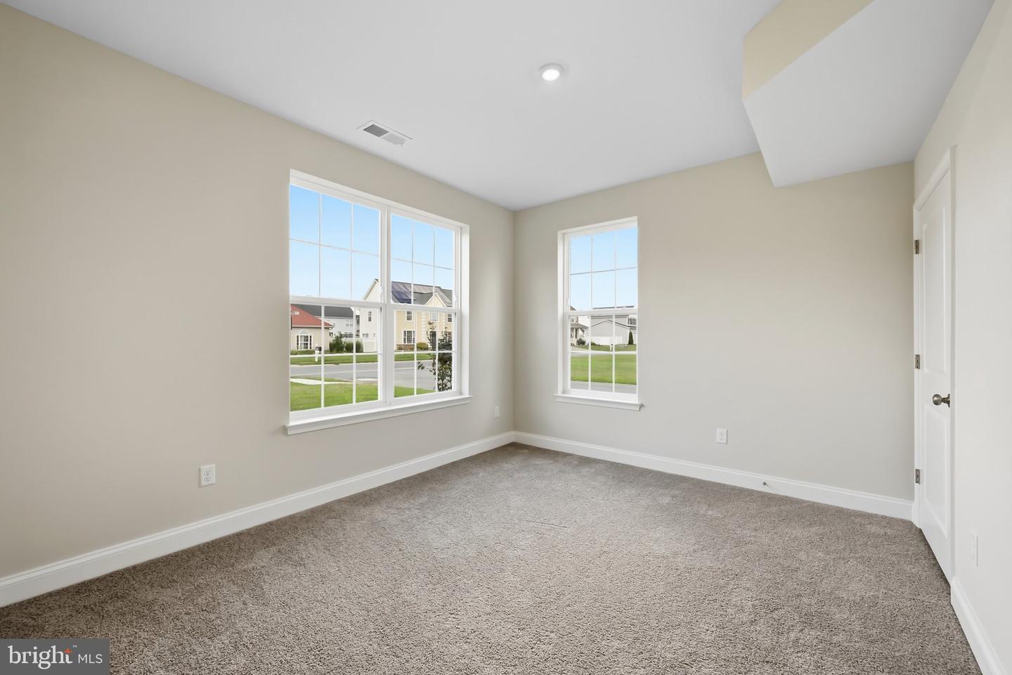 243 Briarwood Cir Property Photo 10