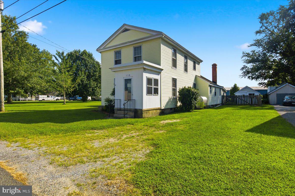 158 Wright St Property Photo 3