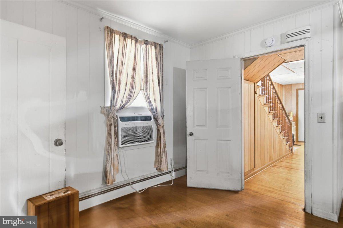 158 Wright St Property Photo 5