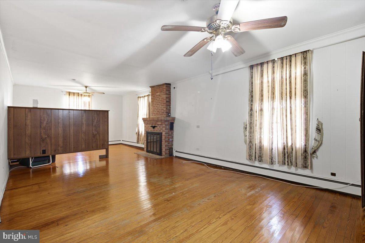 158 Wright St Property Photo 6