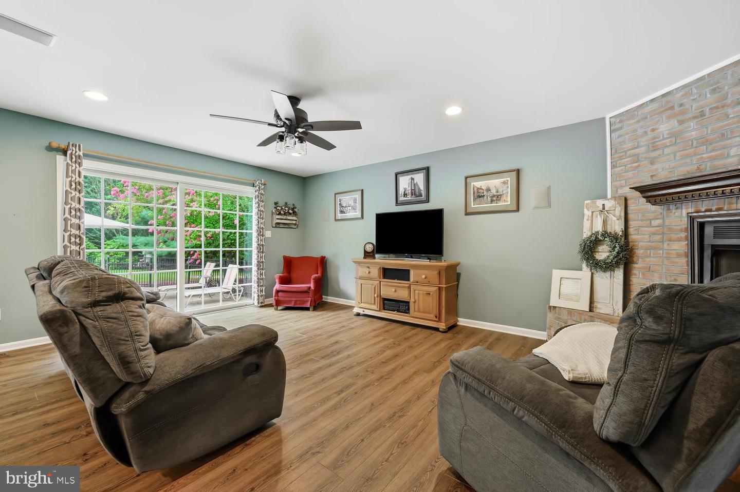 7884 Laurel Ln Property Photo 25