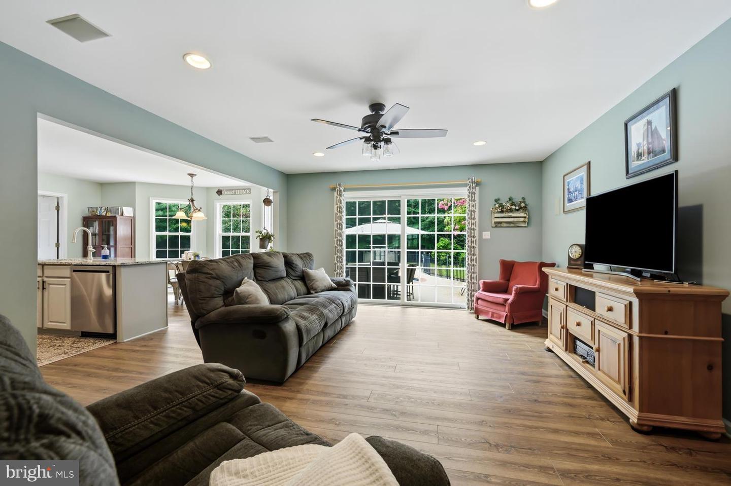 7884 Laurel Ln Property Photo 26