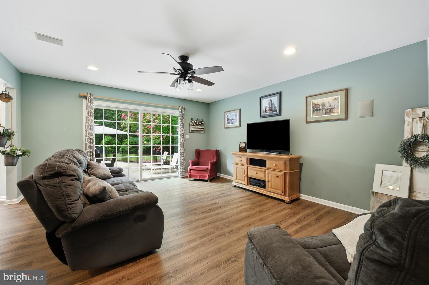 7884 Laurel Ln Property Photo 27