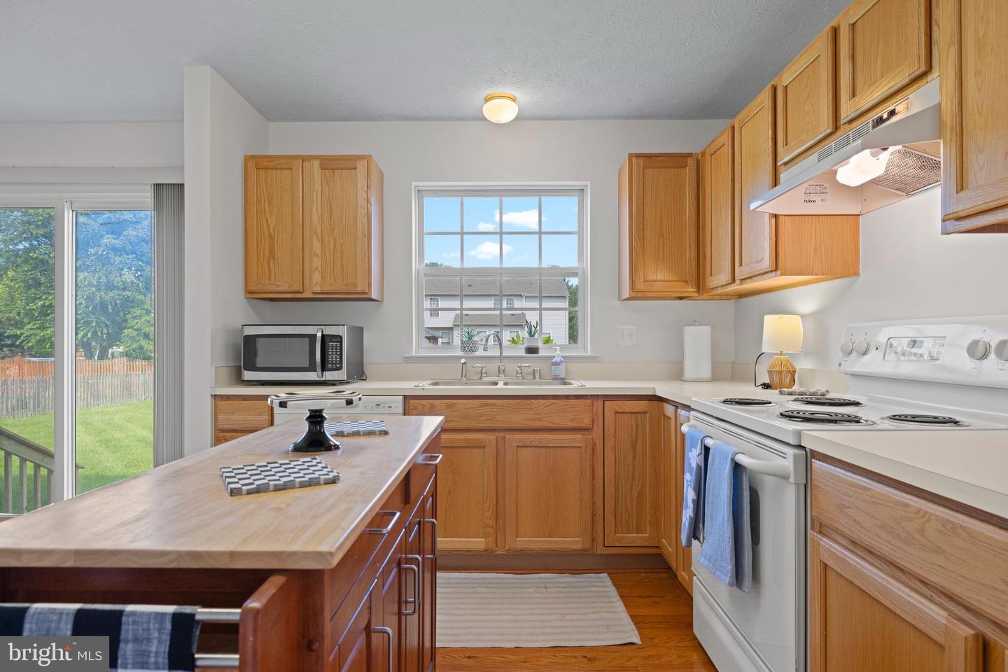 109 Walnut St Property Photo 3