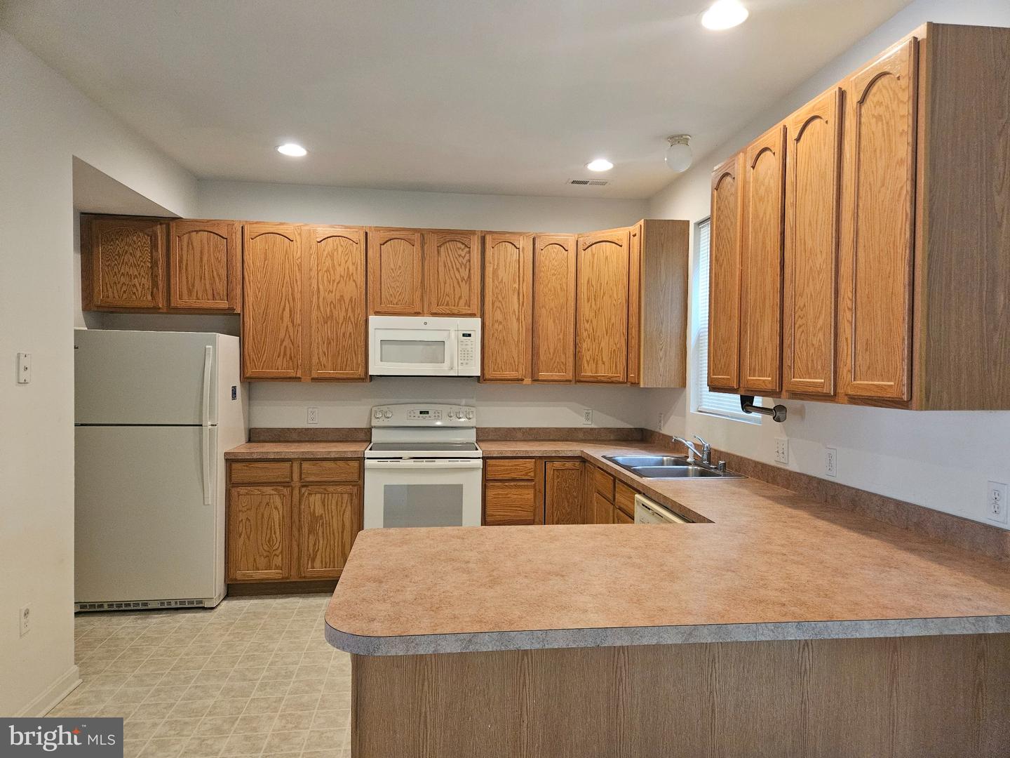1307 Chesapeake Dr Property Photo 3