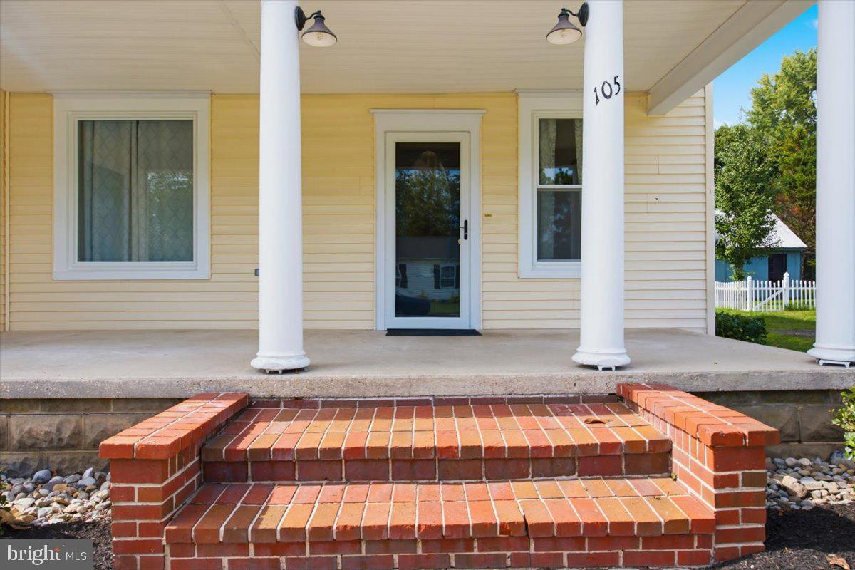 105 Noble Ave Property Photo 4