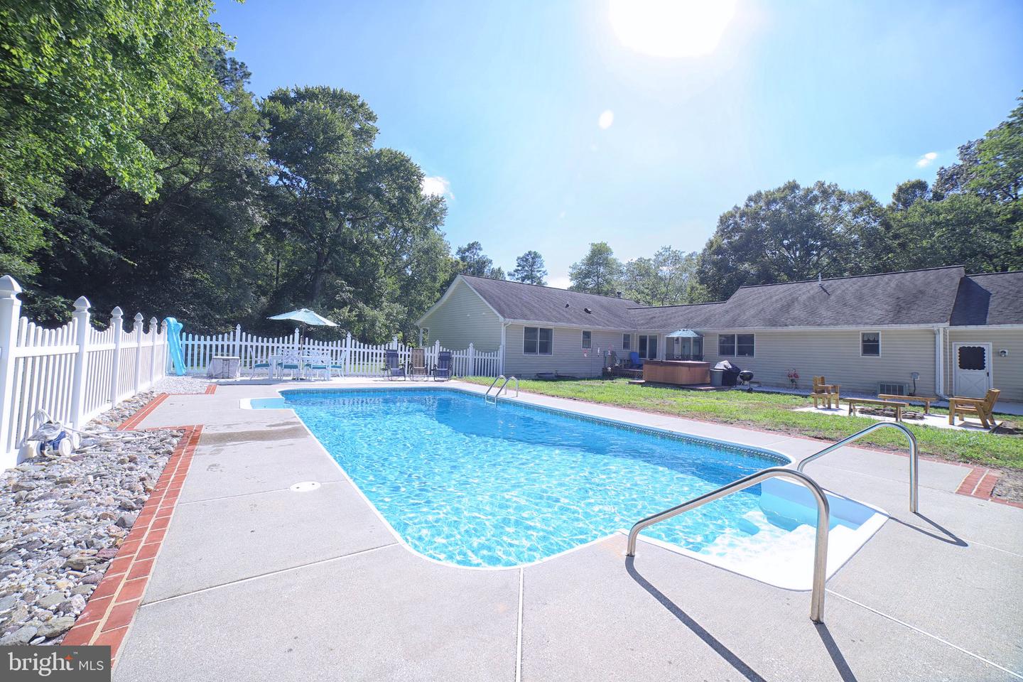 24308 Marlyn Dr Property Photo 4