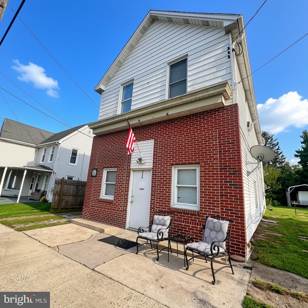 22033 Main St Property Photo 1