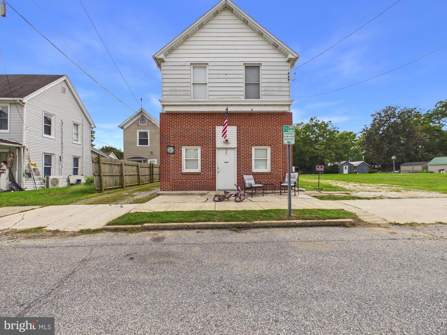 22033 Main St Property Photo 1