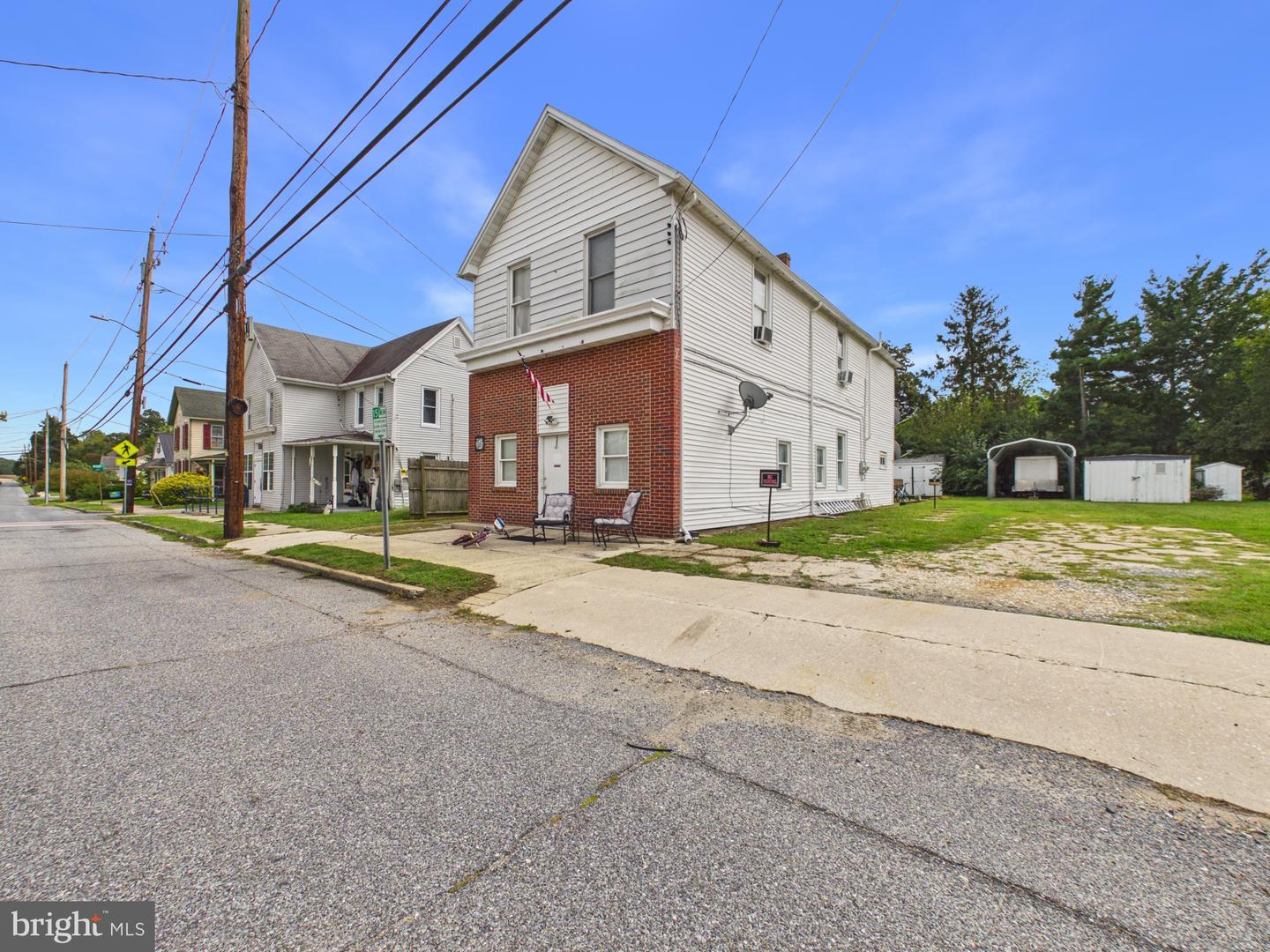 22033 Main St Property Photo 3