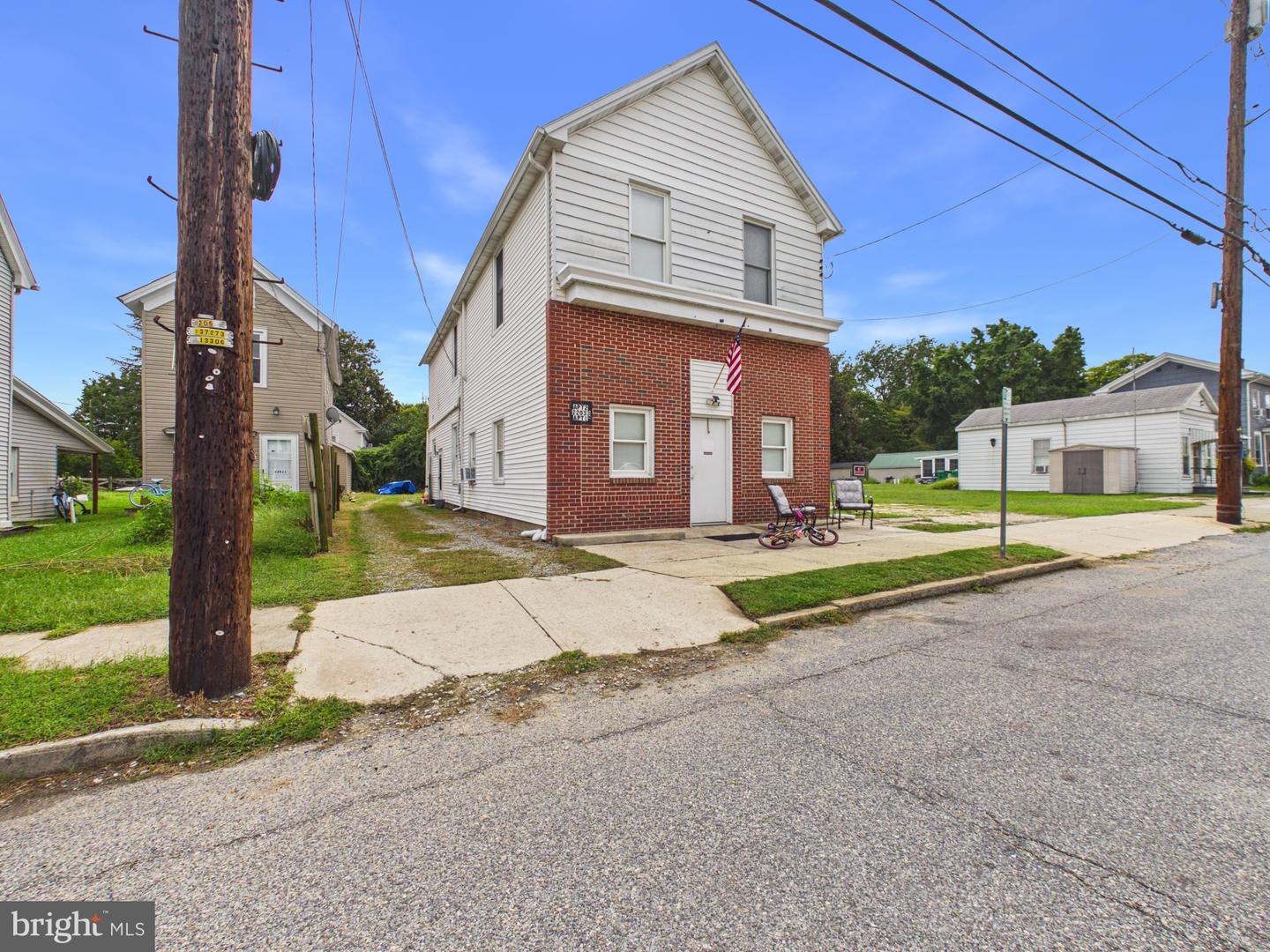 22033 Main St Property Photo 4