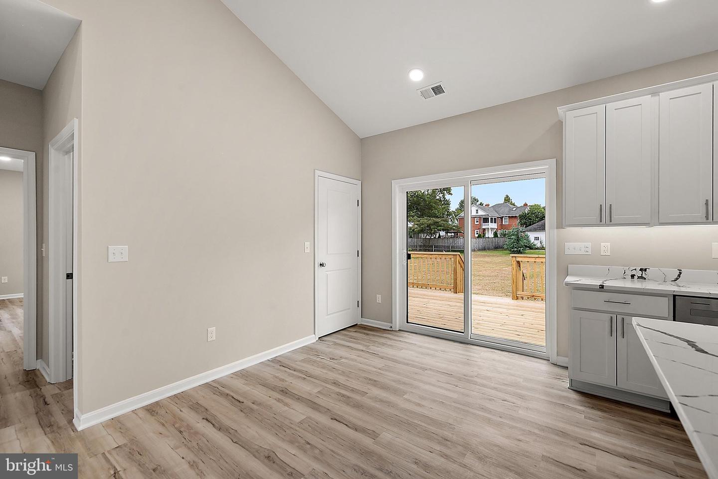 155 Wright St Property Photo 25