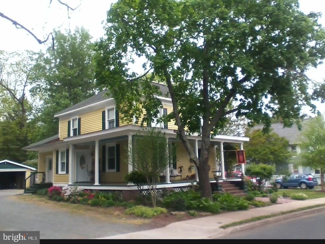 104 Riverton Ave Property Photo 2