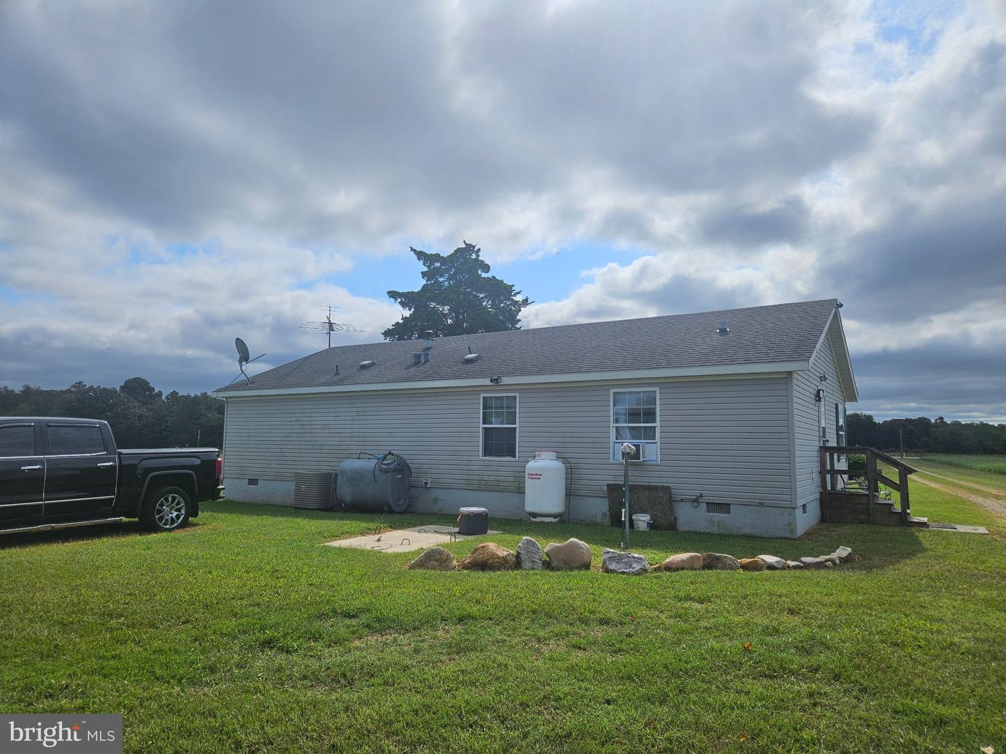 6302 Harmony Rd Property Photo 3