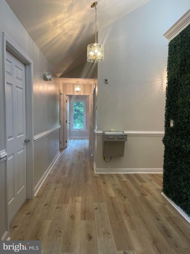 205 E Ridgeville Blvd Property Photo 6