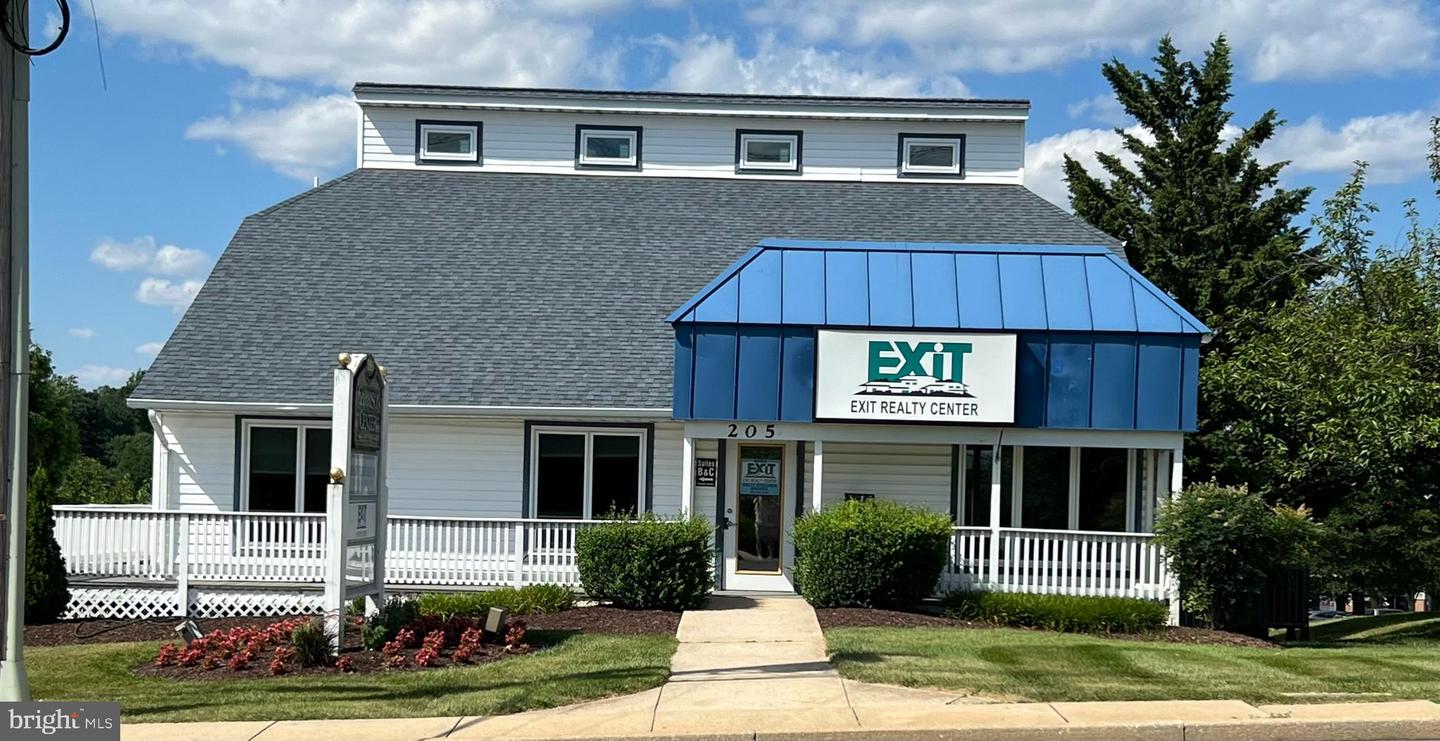 205 E Ridgeville Blvd Property Photo 11