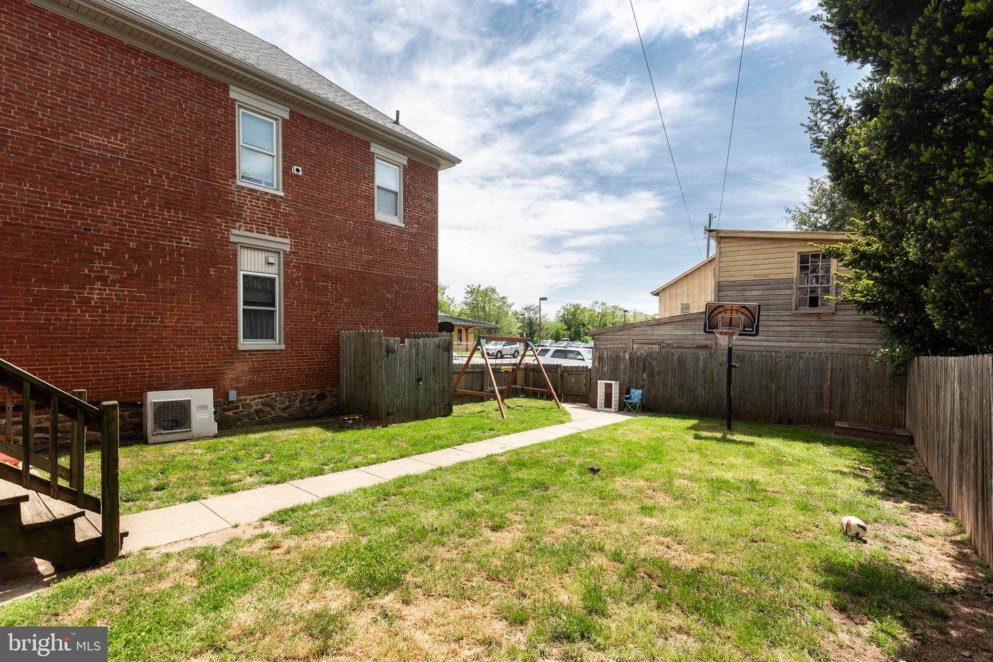 110 E Baltimore St Property Photo 49