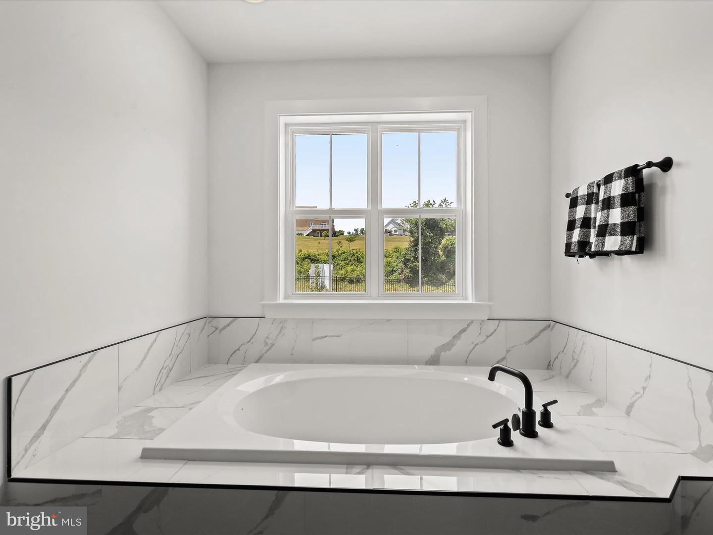 2502 Triumph Rd Property Photo 52