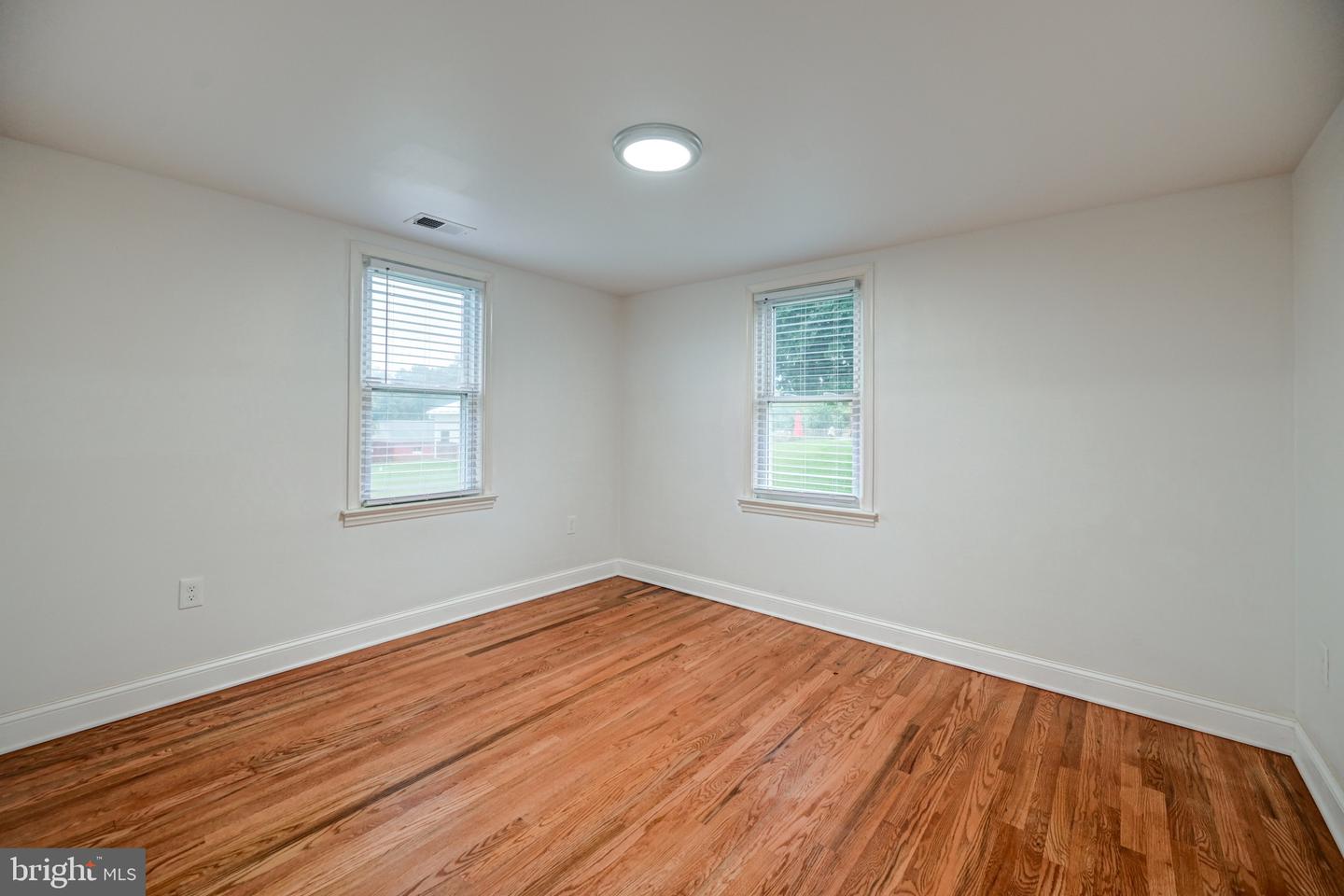 1435 Fairmount Rd Property Photo 12