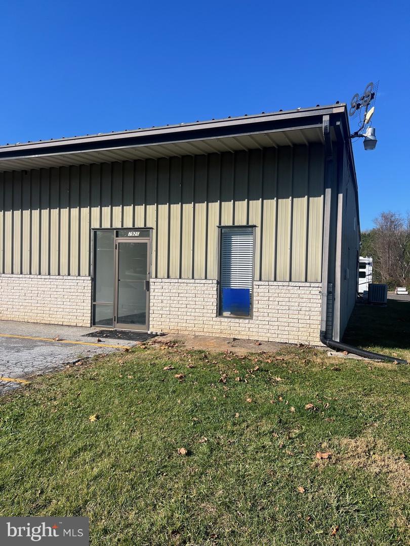 2926 Industrial Park Dr Property Photo