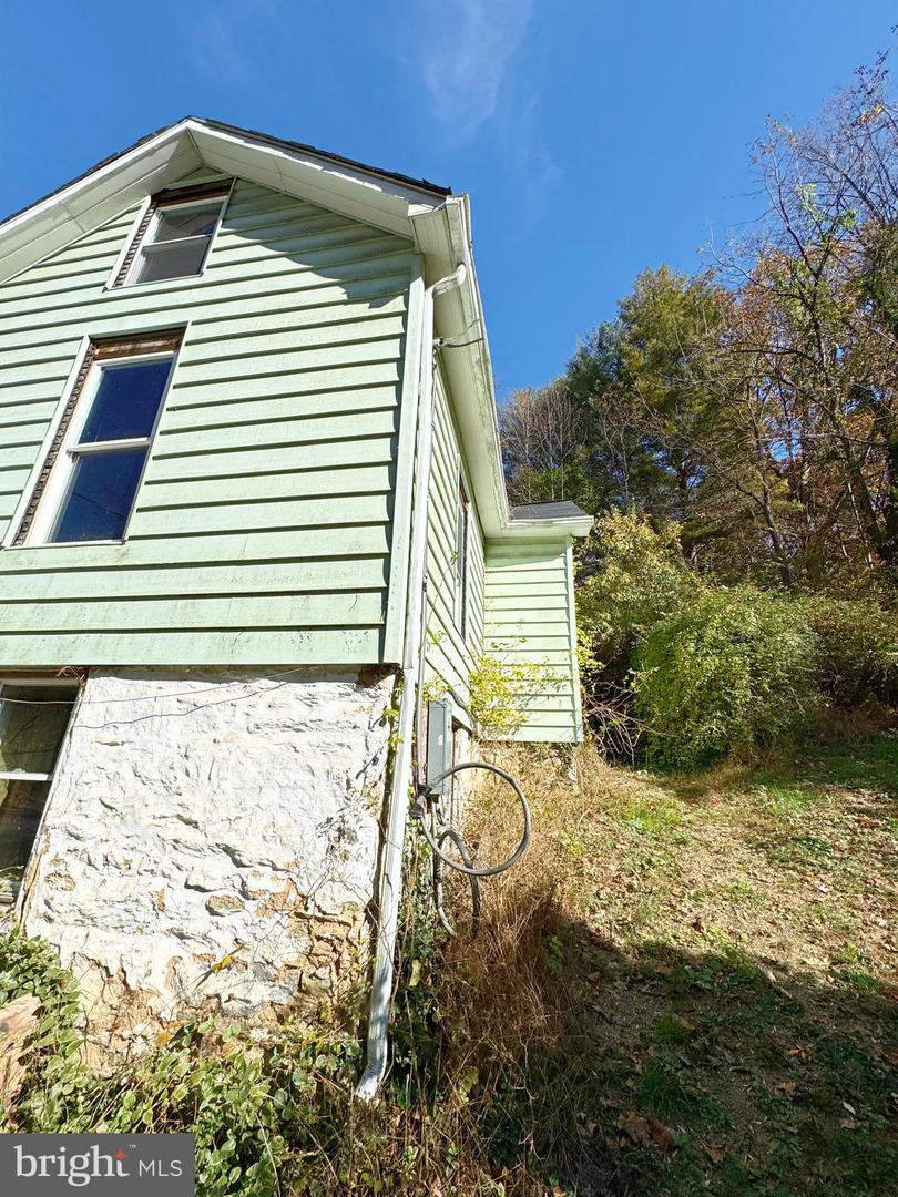 521 Dutrow Rd Property Photo 3