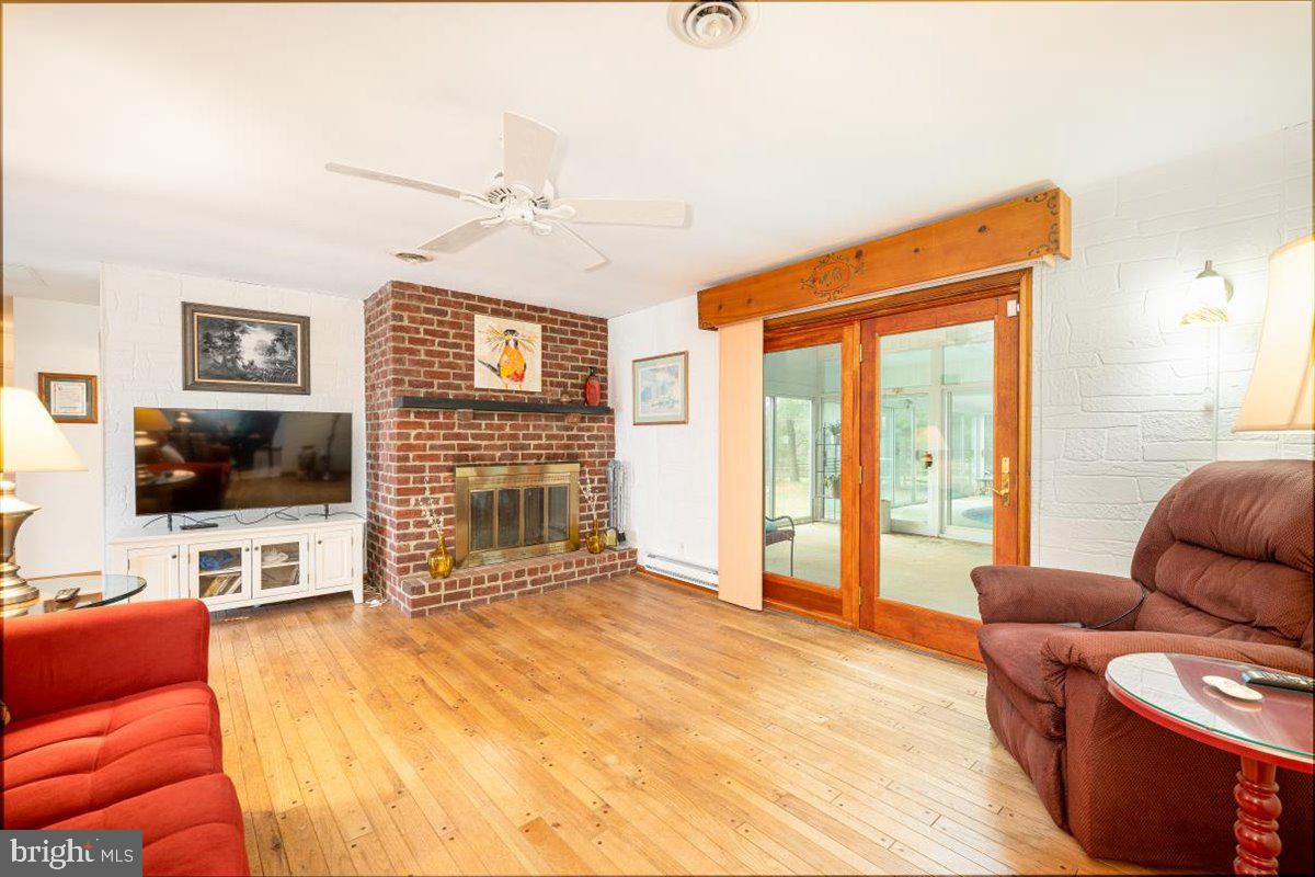 2438 Sandymount Rd Property Photo 11