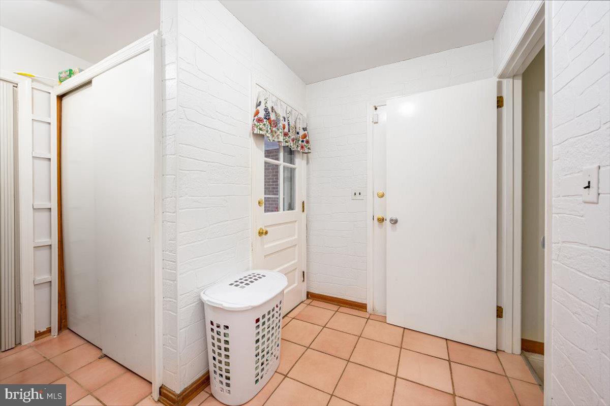 2438 Sandymount Rd Property Photo 20