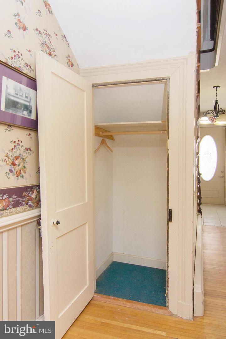 192 E Main St Property Photo 15