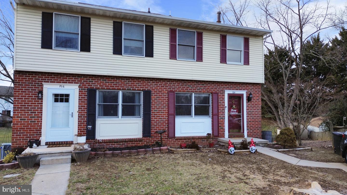 704 Riley Ct Property Photo