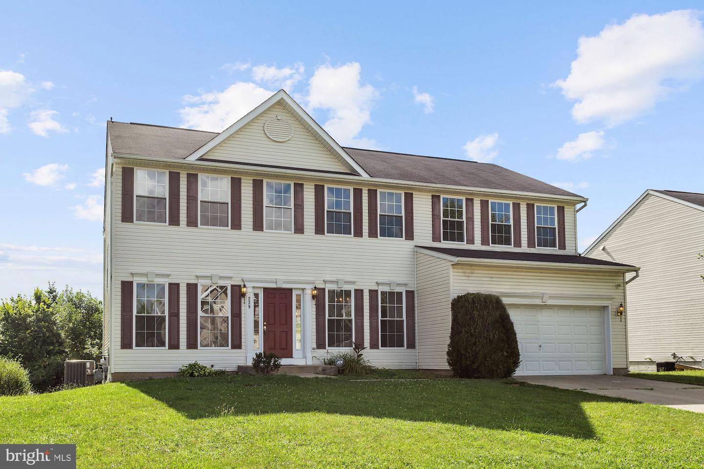 239 Hobbitts Ln Property Photo