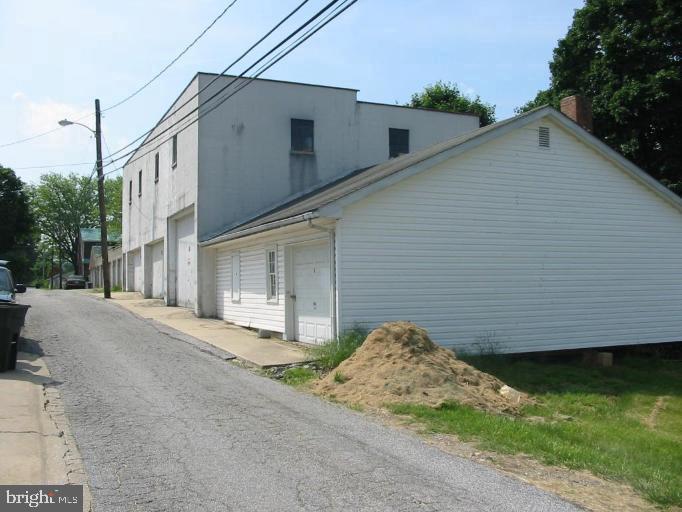137 Westminster Ave Property Photo 1