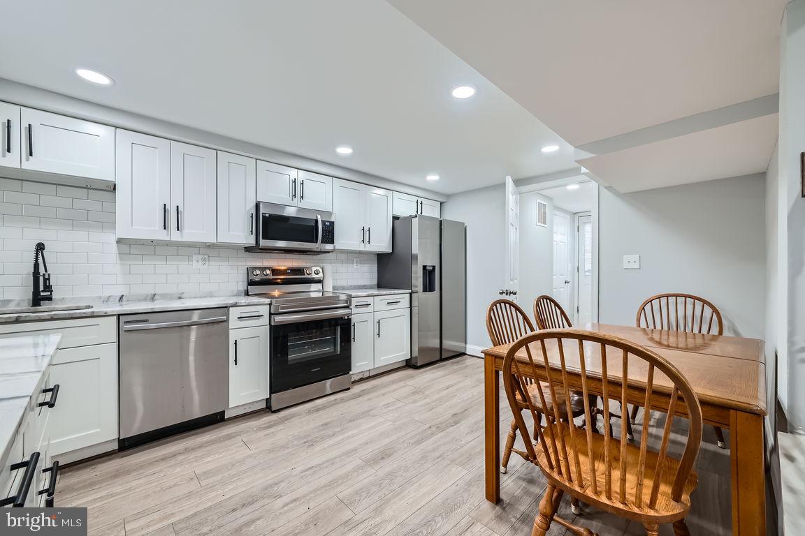 150 Lincoln Rd Property Photo
