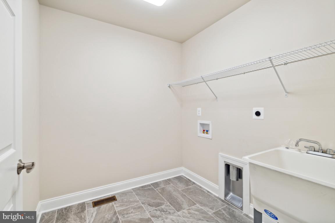 1716 Botanical Ct #24 Property Photo 4