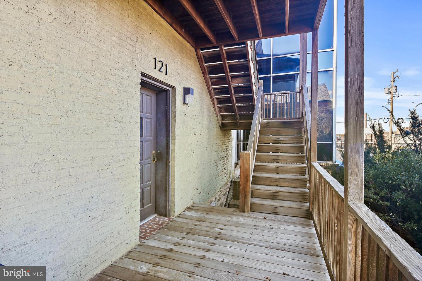 121 E Main St Property Photo 30