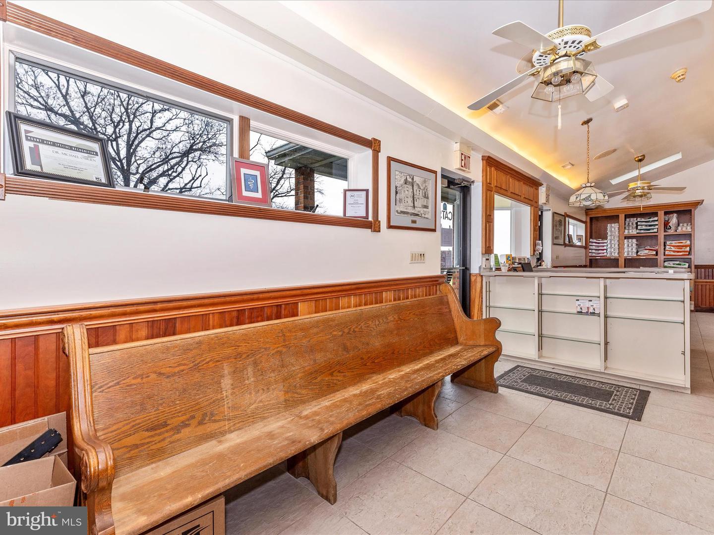 806 Park Ave Property Photo 12