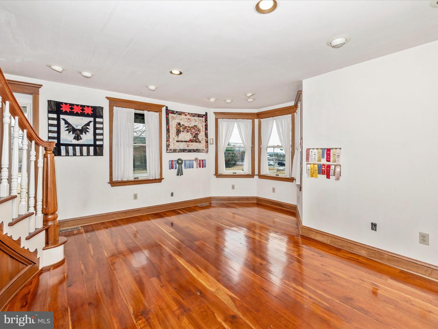 806 Park Ave Property Photo 31