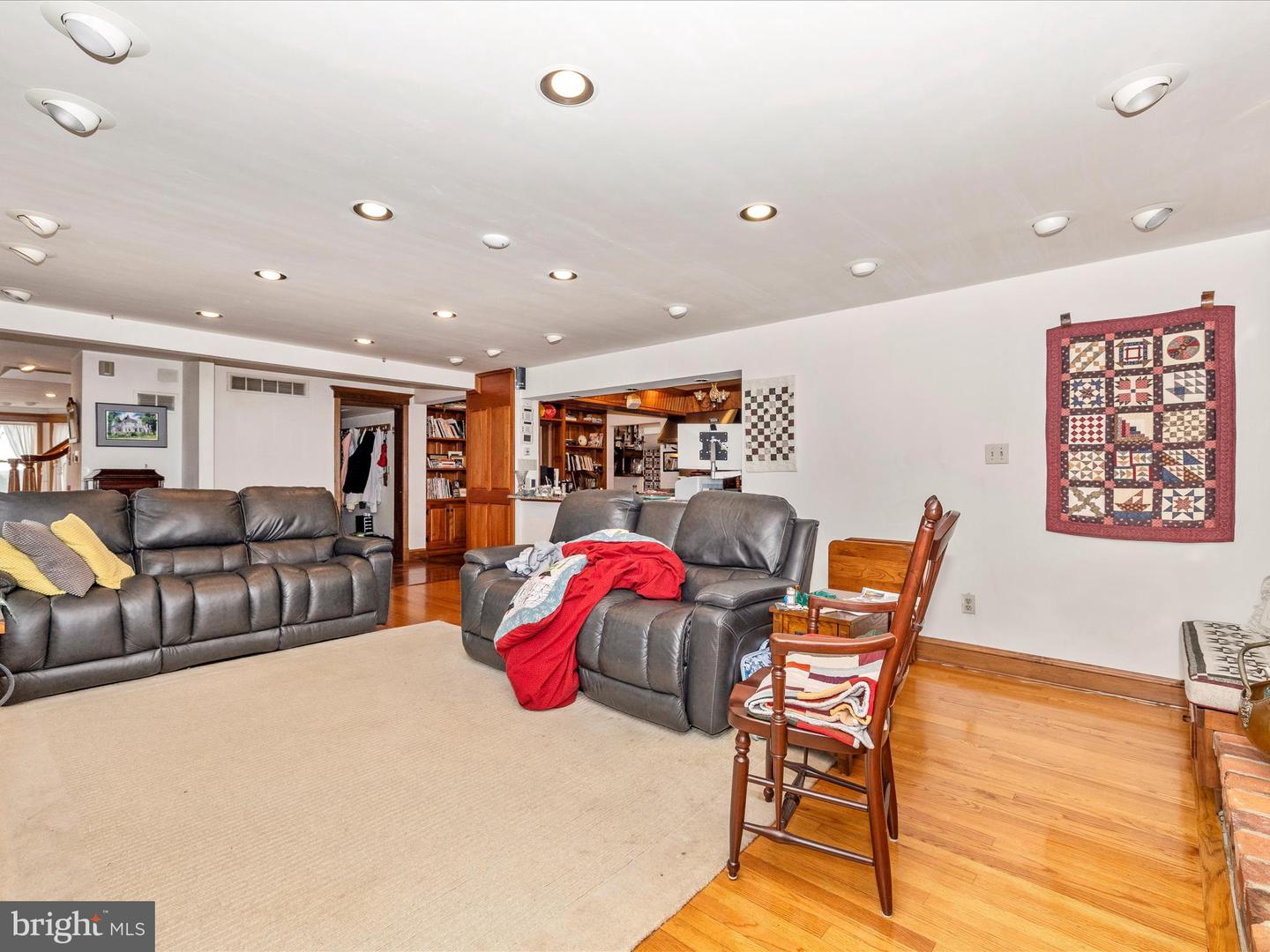 806 Park Ave Property Photo 38