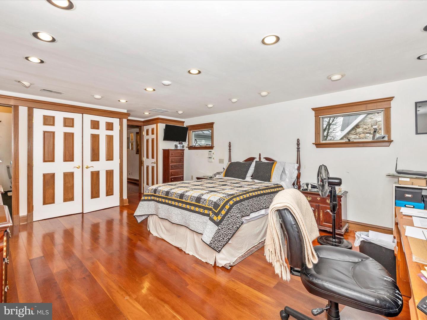 806 Park Ave Property Photo 42