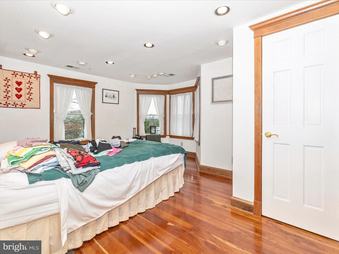 806 Park Ave Property Photo 45