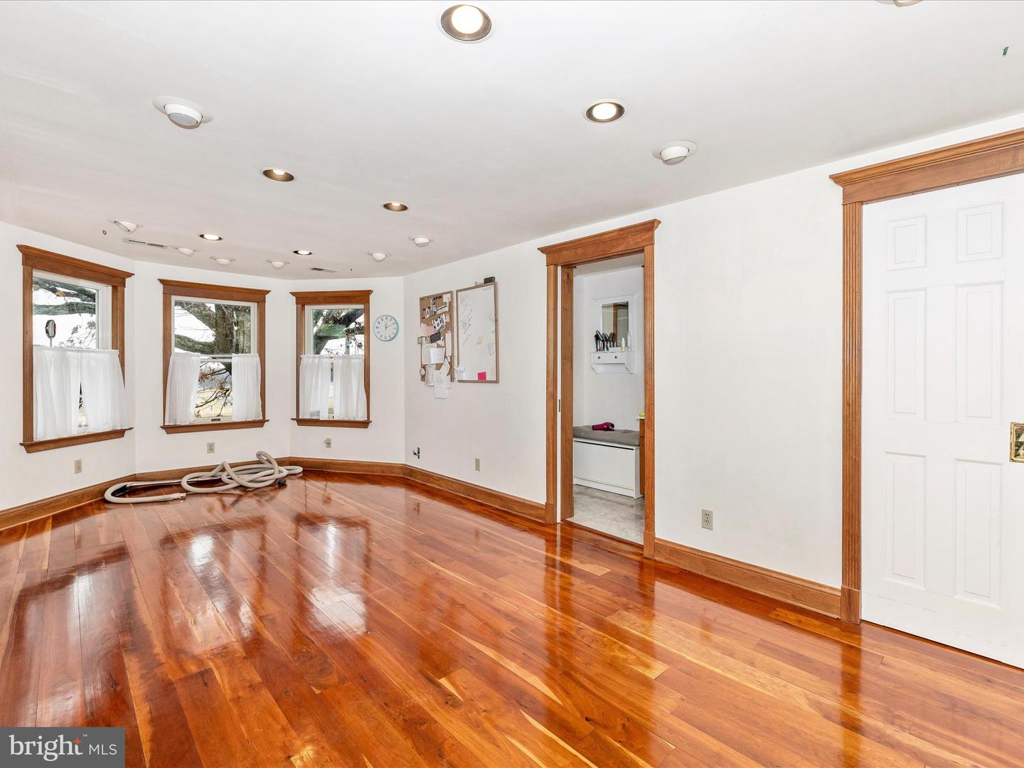806 Park Ave Property Photo 46