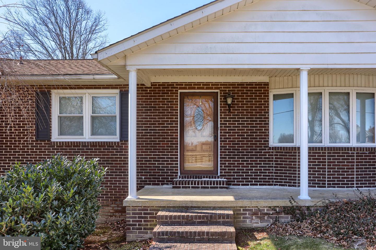 2355 Deer Park Rd Property Photo 3