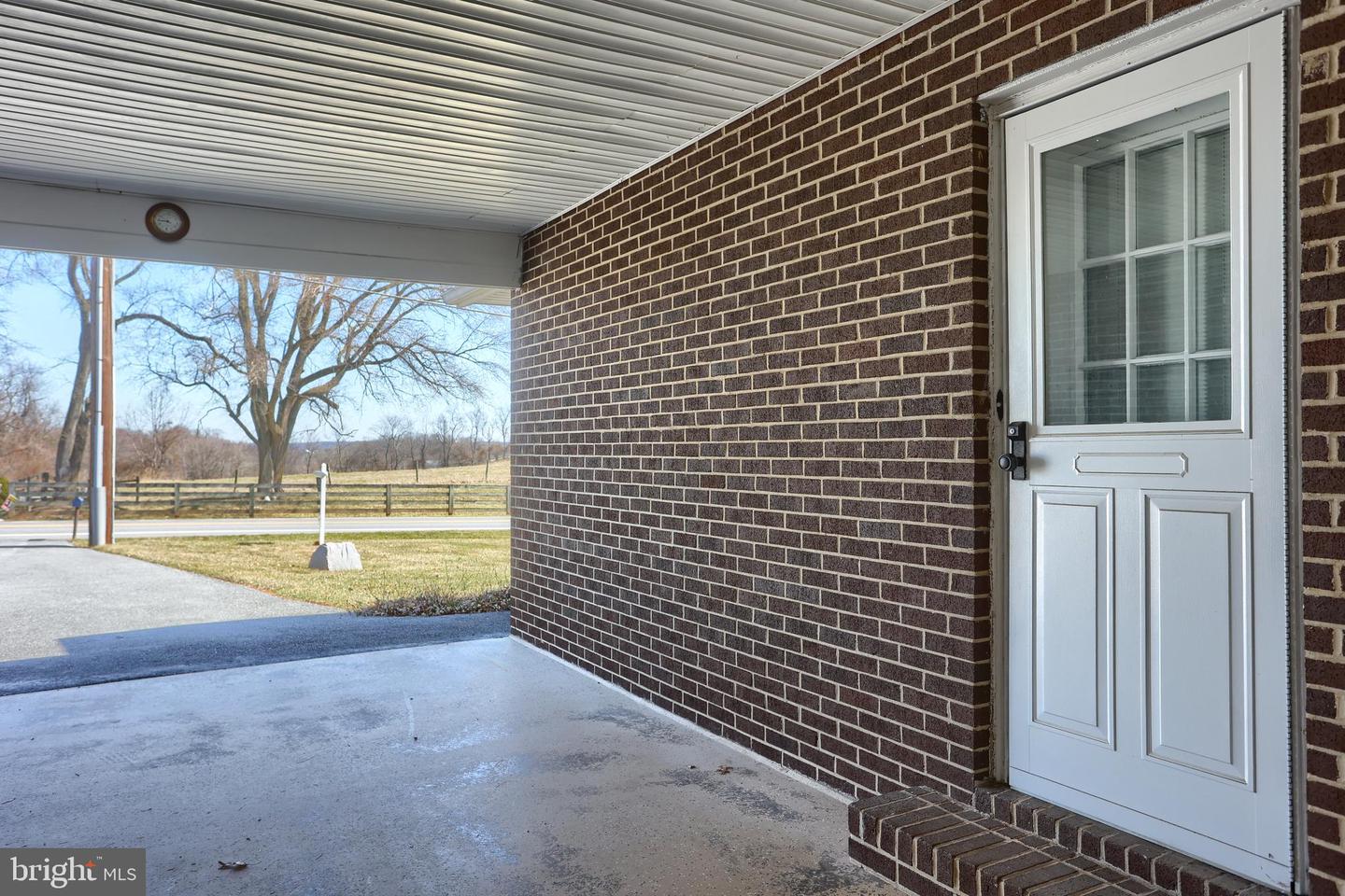 2355 Deer Park Rd Property Photo 5