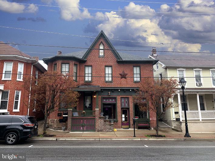 25 Baltimore St Property Photo 1